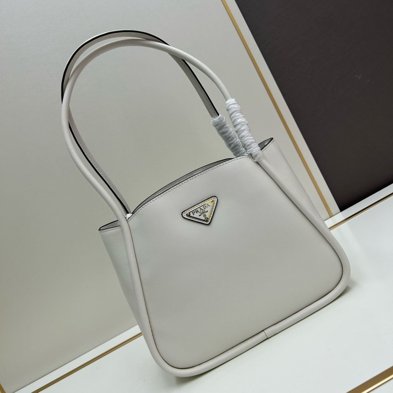 Pra*a shopping bags